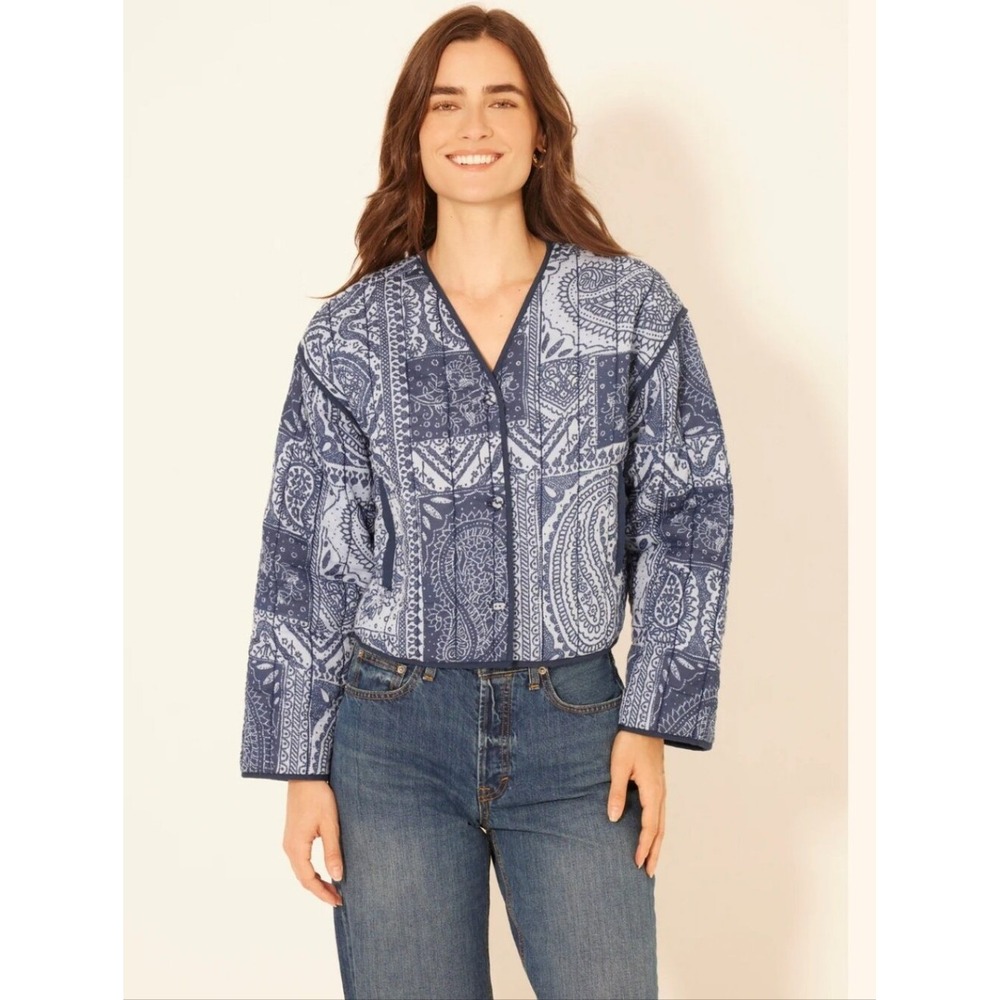 Bila 77 Quilted Jacket Women XS Blue Paisley Bandana Print Cropped Excellent